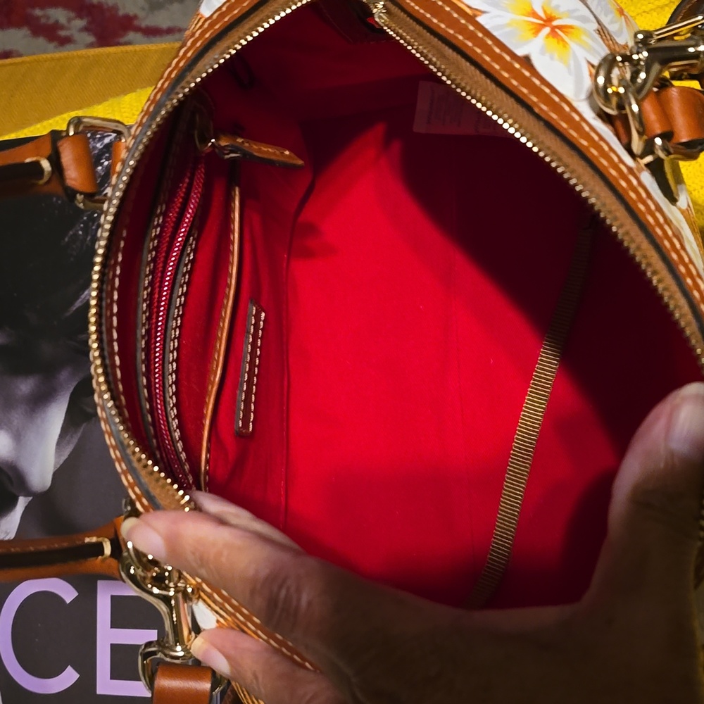 🆕️Dooney Bourke Handbag - Picture 4 of 6